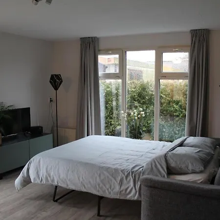 Chalet Peaceful With Free Parking And Bikes