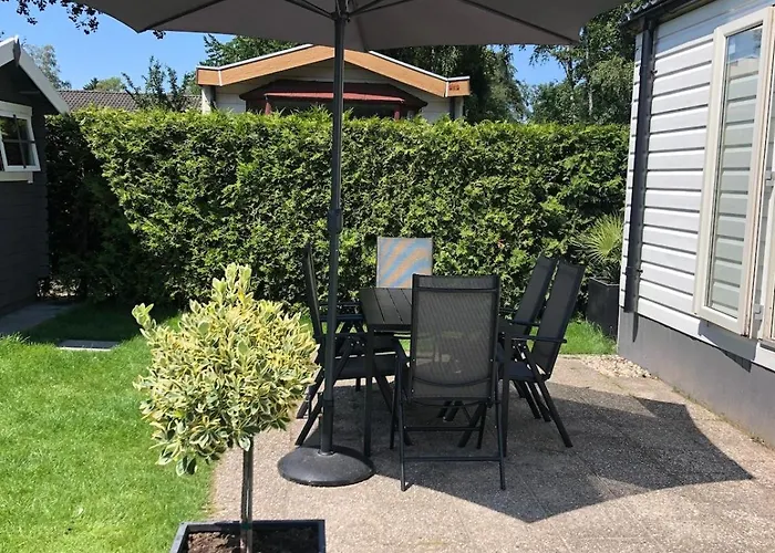 Chalet Peaceful With Free Parking And Bikes