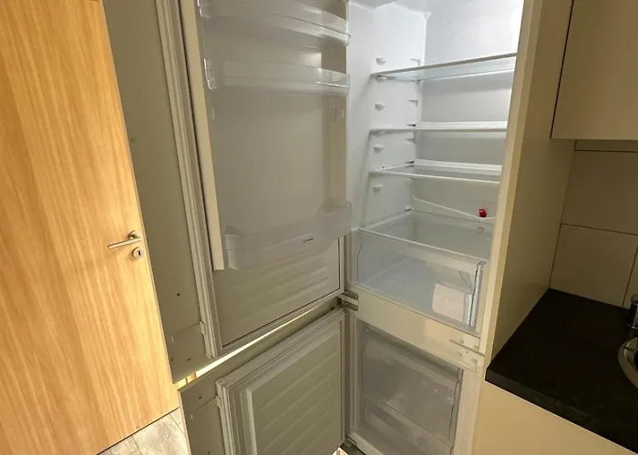 Peaceful With Free Parking And Bikes